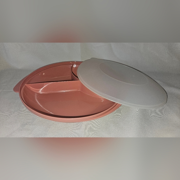 Vintage Tupperware #2604A-2 Divided Reheatable Divided Dish With Lid Pink - Picture 1 of 5